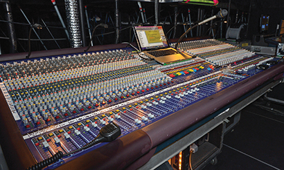 Glen Collett uses an analog Midas Heritage 3000 at monitors. Bon Jovi tour photo by Steve Jennings.