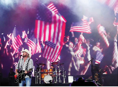 Toby Keith at Oklahoma Twister Relief Concert. Photo by Nate Billings, The Oklahoman, copyright 2013