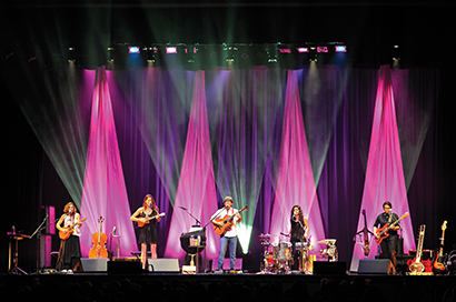 Jason Mraz and Raining Jane photo by Steve Jennings