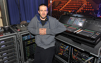 Monitor engineer Matt Kornick. Photo by Steve Jennings