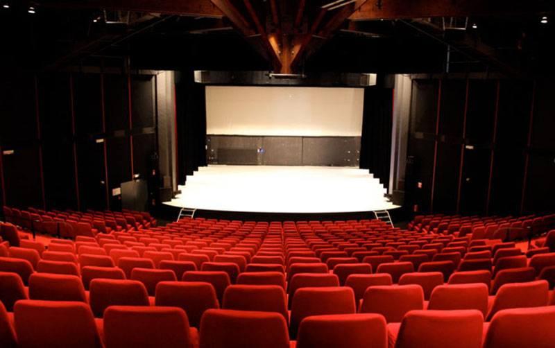 France’s Hexagon Theatre now has an all-Adamson rig.