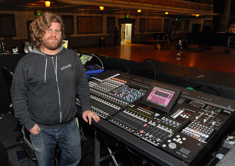 FOH engineer Scott Cannon (c) Steve Jennings