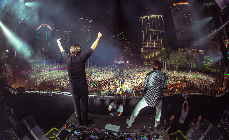 Axwell-Ingrosso, Main Stage. (Note the stacked L-Acoustics Kara speakers to the lower right/left of DJ table, and used as artist foldback).