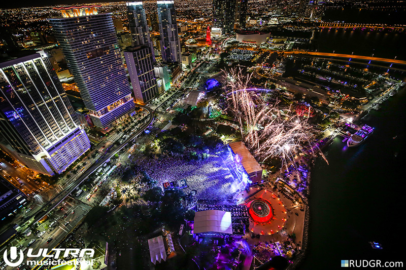 Aerial view of the Ultra Music Festival, taken on Sunday night (c) Rutger Geerling/Rudgr.com