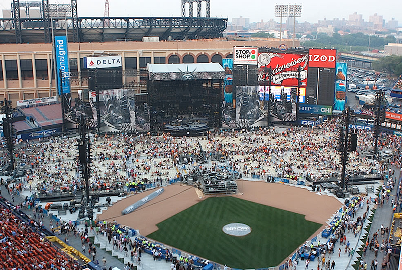 Hours before dusk, some of the 55,000 fans begin wandering into Shea Stadium for the final show at the venue.