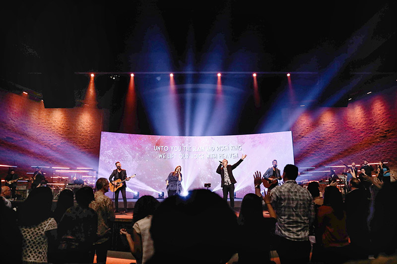 Covenant Church installed an L-Acoustics K2 system.