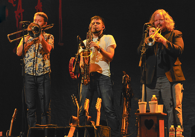 Sennheiser MD421 mics captured the horn section. Photo by Steve Jennings