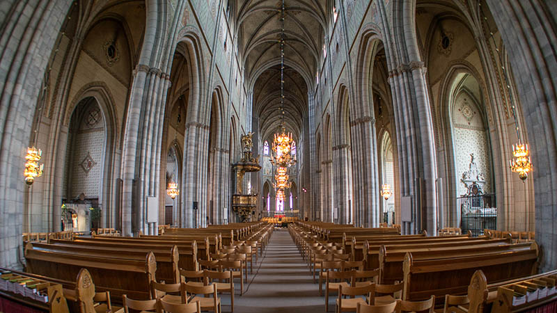 The massive Uppsala Cathedral proved a challenge to the integration team.