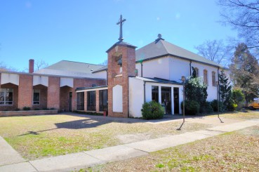 Hilton Presbyterian Church, Newport News, VA upgraded with an RCF HDL line array system.