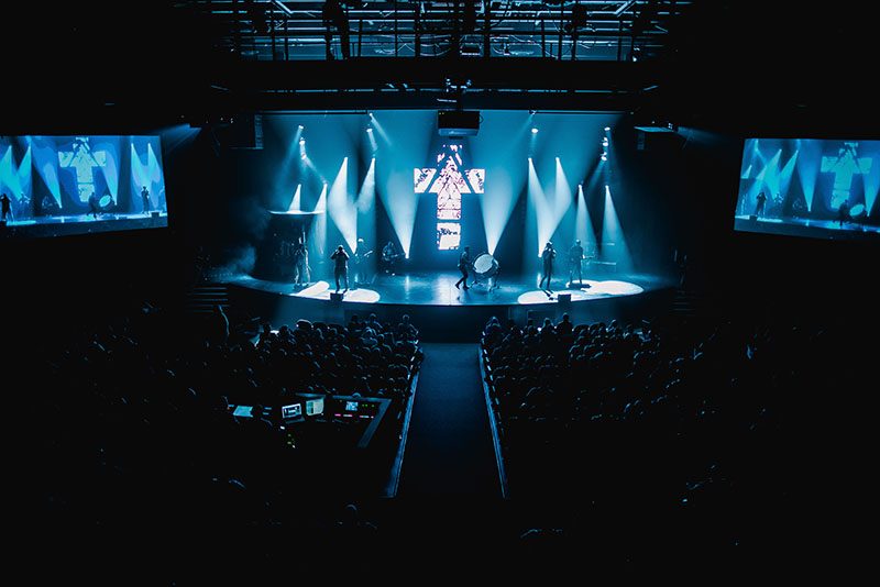 The 2,000-seat worship space is covered by a Martin Audio MLA Compact system.