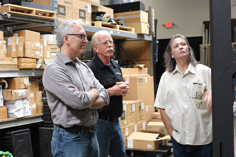 Dave Paviol, director of operations, contracting division, talking to Joe Lamond (l) and Dave Shadoan (r).