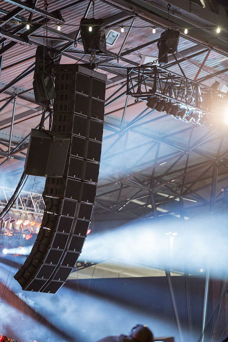 One of the L-Acoustics hangs at the Miller Lite stage.