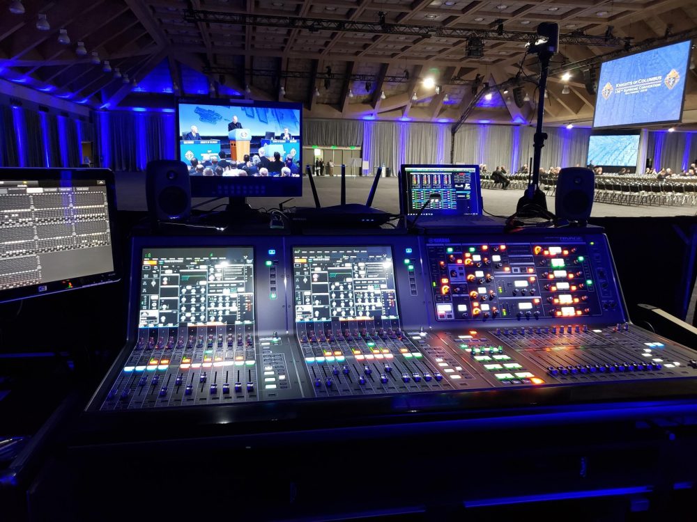 Yamaha RIVAGE PM7 in position