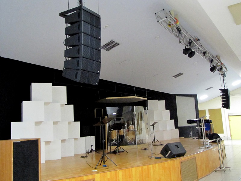 Adamson IS7 array at Genesaret Christian Family Centre in Nezahualcóyotl, Mexico
