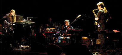 Lou Reed, center, performs with support from Harman gear