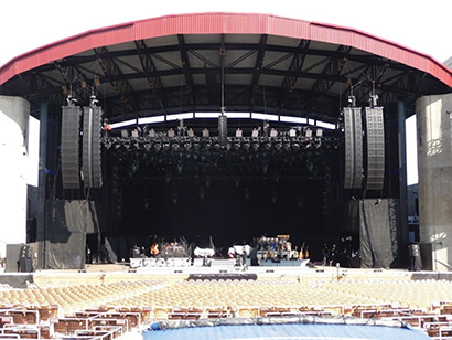The setup for the 2012 Neil Diamond tour