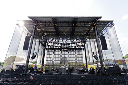 Delicate Productions provided a Martin MLA system for Train