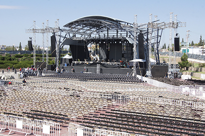 Dos Pajaros Contraatacan tour setup with Adamson Systems E15 speakers