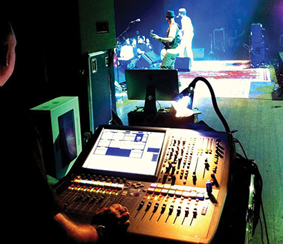 Keziah Jones Tours with Midas PRO1 in Central Europe
