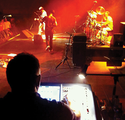 Keziah Jones Tours with Midas PRO1 in Central Europe