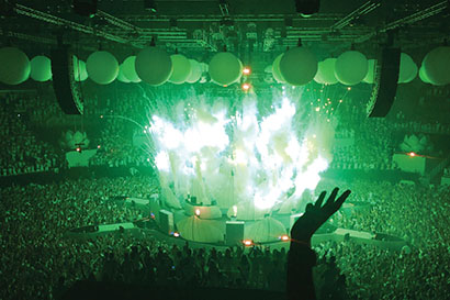 Firehouse Productions’ KUDO arrays shown in the foreground, with short stacks of K1 enclosures deployed down on the stage (photo credit: Fernando Barragan)