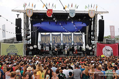 Mumford & Sons at the Gentlemen of the Road tour