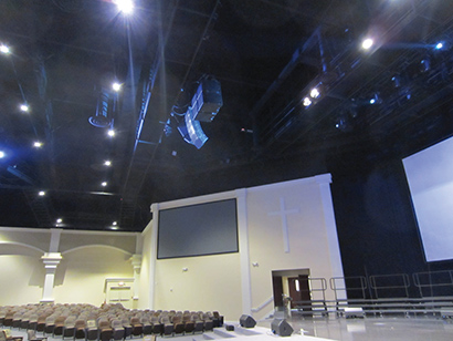 All the sanctuary arrays consist of Turbosound’s TCS-1061 three-way loudspeakers