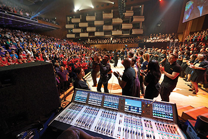Nikoma Bell handled the Soundcraft Vi6 at monitor position.