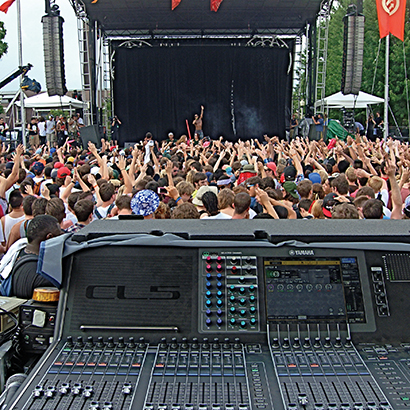 The Red stage included 15 NEXO GEO T line array boxes per side, 16 NEXO CD18s, a Yamaha CL5 digital audio console at FOH, and a Yamaha M7CL for monitors.