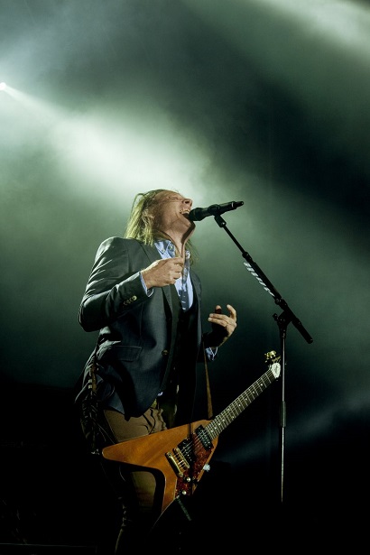 DPA Microphones_dfacto_D-A-D Lead Singer Jesper Binzer