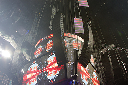The show featured the largest Meyer Sound LEO system to date.
