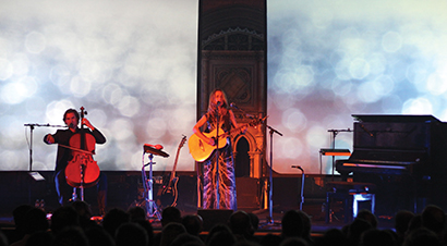 Heather Nova production/tour manager Tim Boardman credited Harman’s Soundcraft Si Expression 1 digital console for its power and compact dimensions.