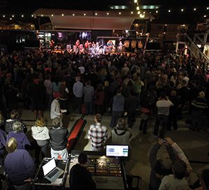Sheryl Crow performed April 4, concurrently with the downtown monthly gathering of Las Vegas’ First Friday artists and musicians, with support from New World Audio. Photo by Craig Tanaka.
