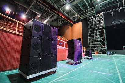 Many sound engineers turned out to check out and hear the Adamson system in action. They were treated to live demos of the E15, E12, E218 subwoofers and T21 subs. 