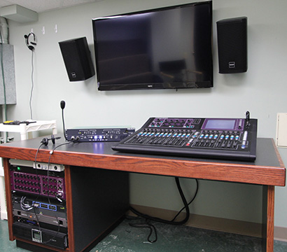 North Boulevard Church of Christ in Murfreesboro, TN is using an Allen & Heath GLD-80 mixer at FOH. A GLD-80 also fulfills broadcast duties at the church.