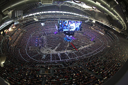 Onstage Systems provided a record-setting 226-enclosure K1/K2 loudspeaker system from L-Acoustics to fill the home to the Dallas Cowboys for George Strait’s last stop on his “The Cowboy Rides Away” farewell tour. Photo by Jill Trunnell.
