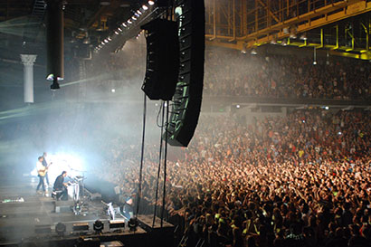 Vampire Weekend performing on Thunder Audio's K2 system in Chicago