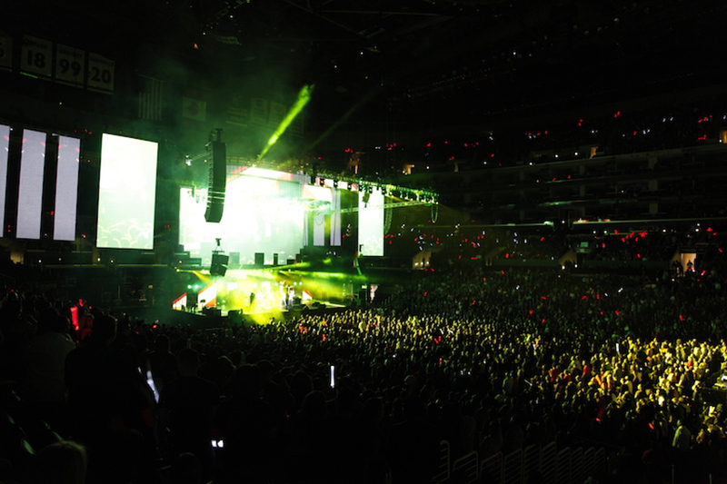 Delicate Productions provided a Martin Audio MLA system for the Reventon Super Estrella 2014 concert at the Staples Arena in Los Angeles