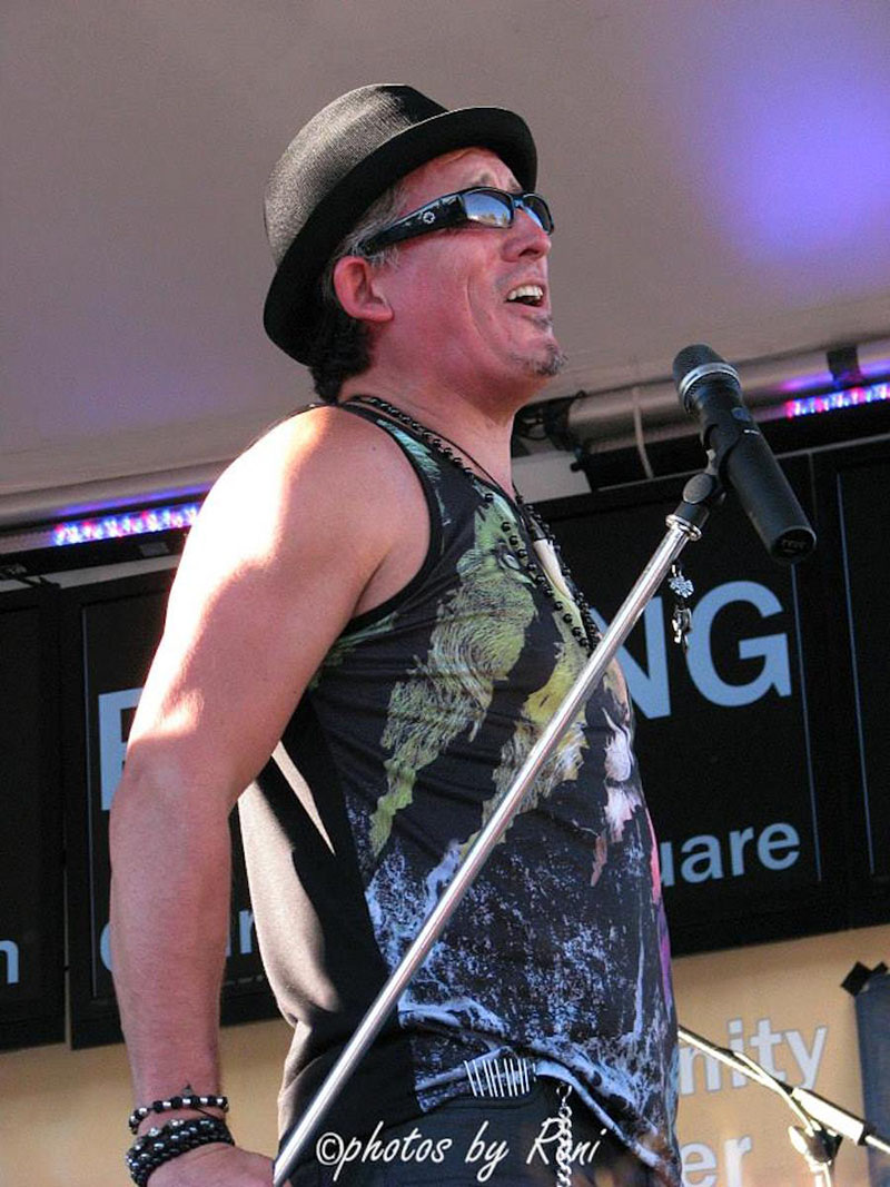 Percussionist/singer/songwriter Carlos Elizalde has been performing recently with Harman’s AKG WMS4500 wireless microphone system with a D7 reference dynamic vocal microphone, plus the AKG IVM4500 in-ear monitor set and a D7 microphone for percussion