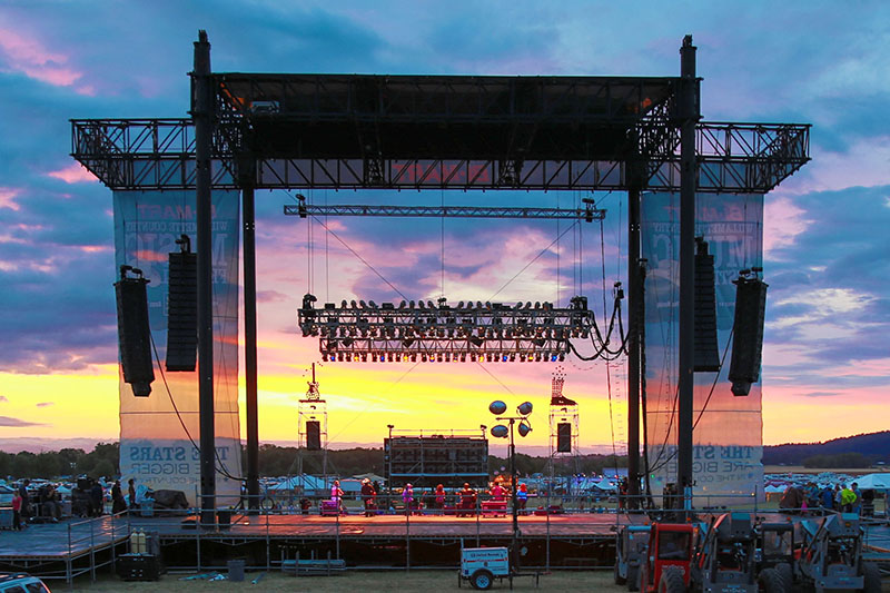 Pam Tillis and her band perform a sunset serenade on USA&L’s L-Acoustics rig at the BI-MART Willamette Country Music Festival. Photo by Jeremy Polzel