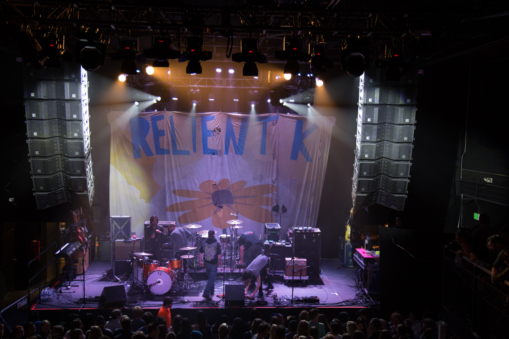 DSI Provides GTO C-12 Line Source Sound System for Denver’s Summit Music Hall