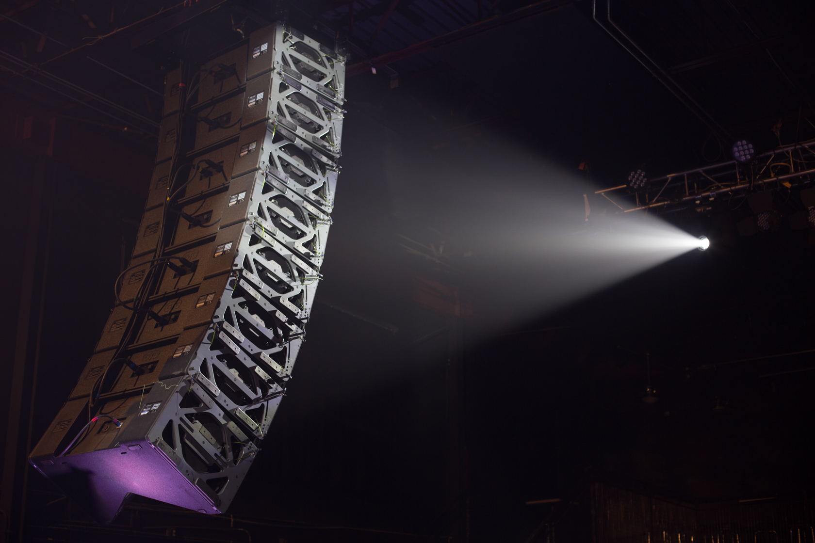 DSI Provides GTO C-12 Line Source Sound System for Denver’s Summit Music Hall