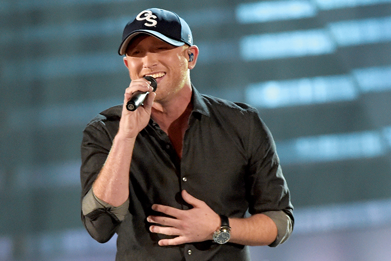 Cole Swindell, performing at the 48th Annual CMA Awards on November 5, 2014, using Audio-Technica’s Artist Elite® 5000 Series UHF Wireless System and AEW-T6100a Hypercardioid Dynamic Handheld Transmitter. Photo by Rick Diamond/Getty Images
