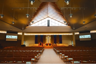 The sanctuary at St. Andrew Lutheran Church (c) Charlie B. Ward