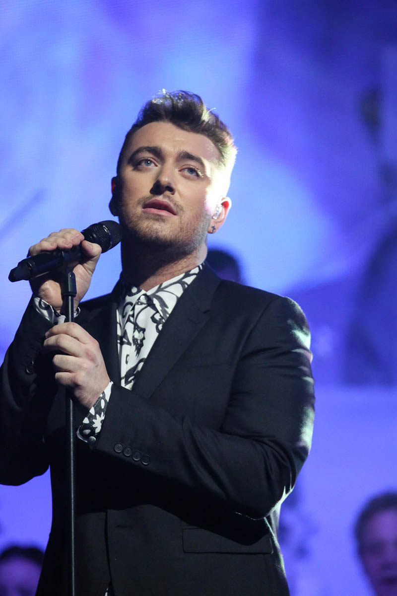 Sam Smith performing at the 2015 BRIT Awards (© john marshall / jmentertainment)