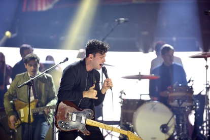 Arkells perform at the Juno Awards of 2015, singing through Sennheiser MD 431-IIs (c) CARAS/iPhoto Inc.