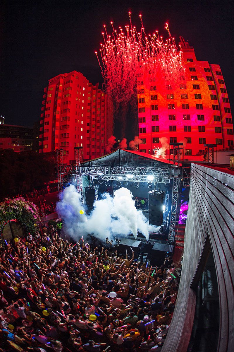 The audio array at MMW's Hyde Beach stage included six LYON linear line array loudspeakers per side and 12 1100-LFC low-frequency control elements