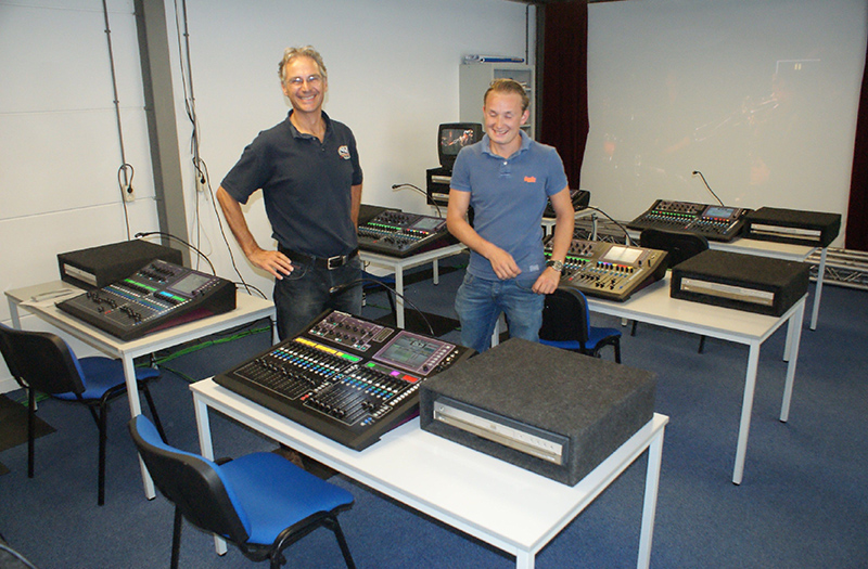 New GLDs with IAB owner, Frans Ockeloen, and students.
