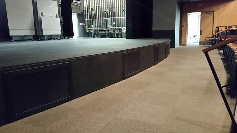 Coaxial 8XTi front-fill loudspeakers are hidden in soffits across the face of the stage