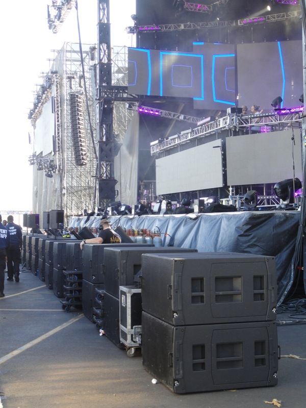 Close-up of Martin MLA audio array